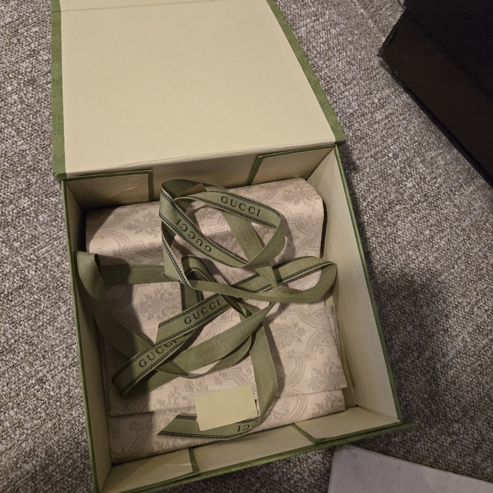 Gucci Black and Gold Belt - Picture 6 of 13